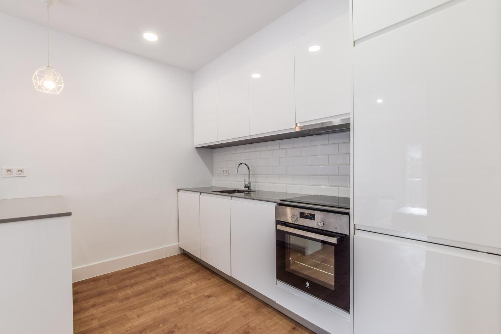 Apartamentos Reformados En Metro Pacifico Alquiler Temporal Мадрид Экстерьер фото