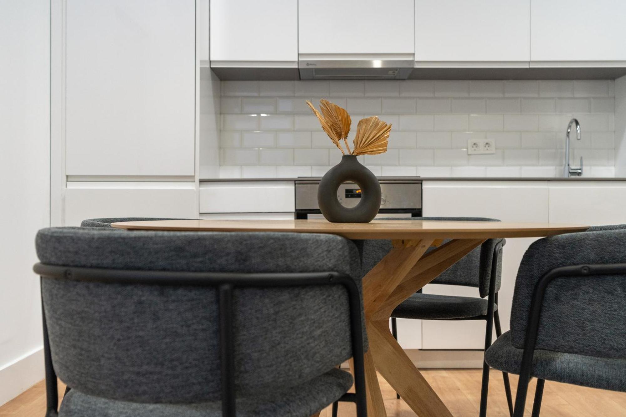 Apartamentos Reformados En Metro Pacifico Alquiler Temporal Мадрид Экстерьер фото