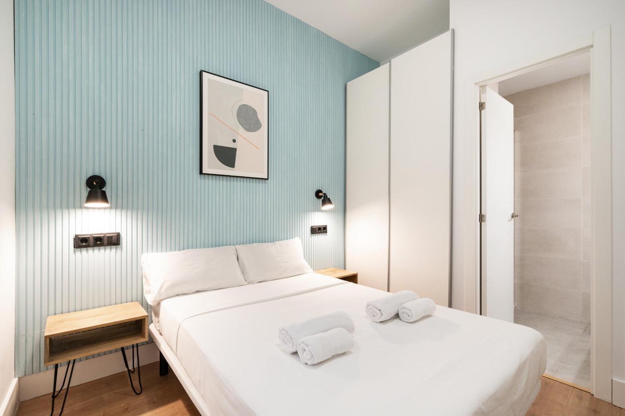 Apartamentos Reformados En Metro Pacifico Alquiler Temporal Мадрид Экстерьер фото