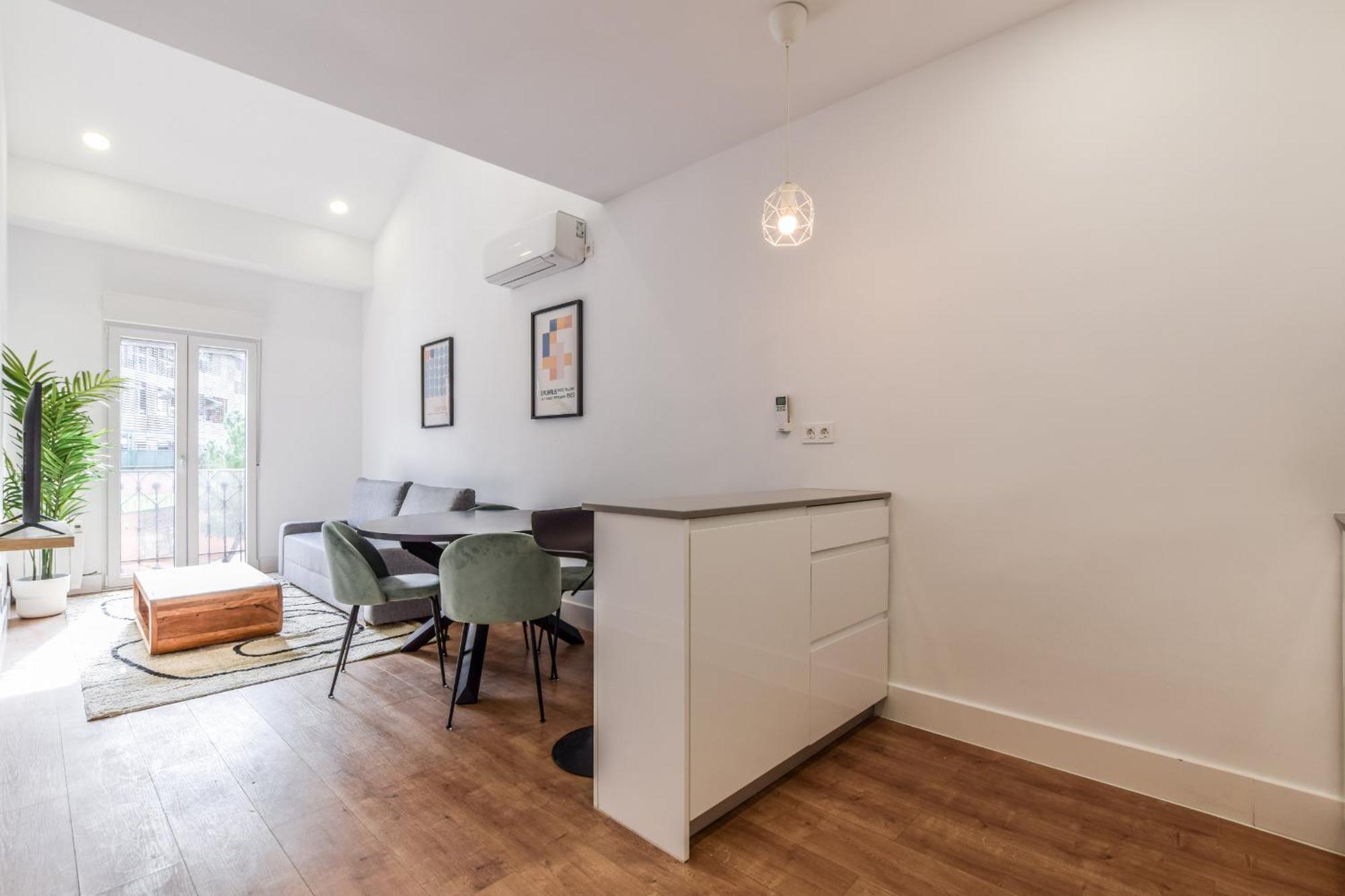Apartamentos Reformados En Metro Pacifico Alquiler Temporal Мадрид Экстерьер фото
