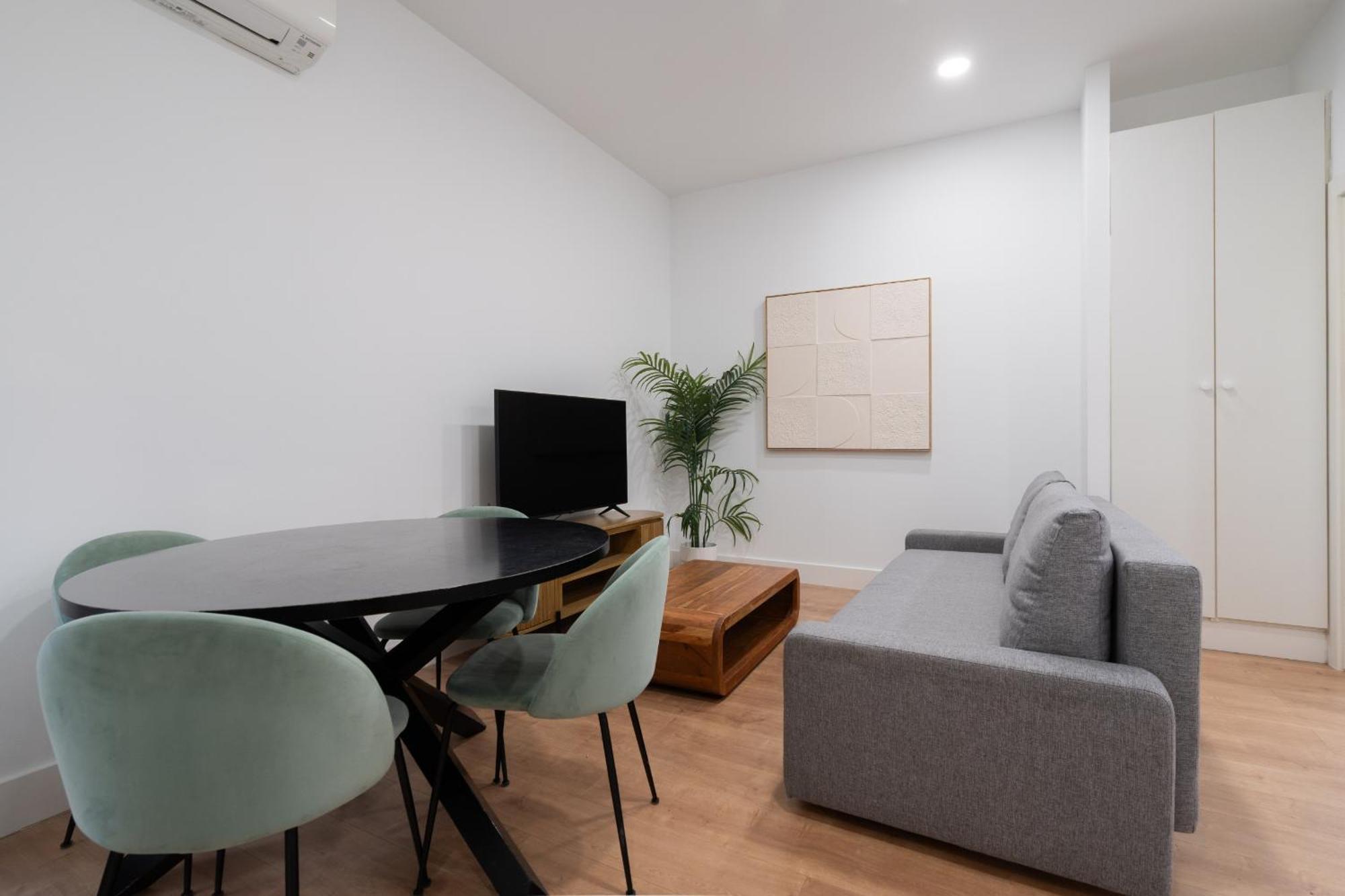 Apartamentos Reformados En Metro Pacifico Alquiler Temporal Мадрид Экстерьер фото